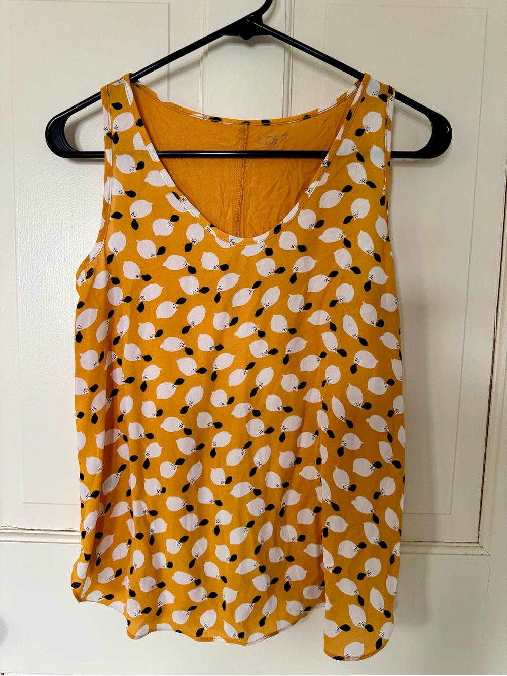Loft Lemon printed scoop neck tank top, size XSP